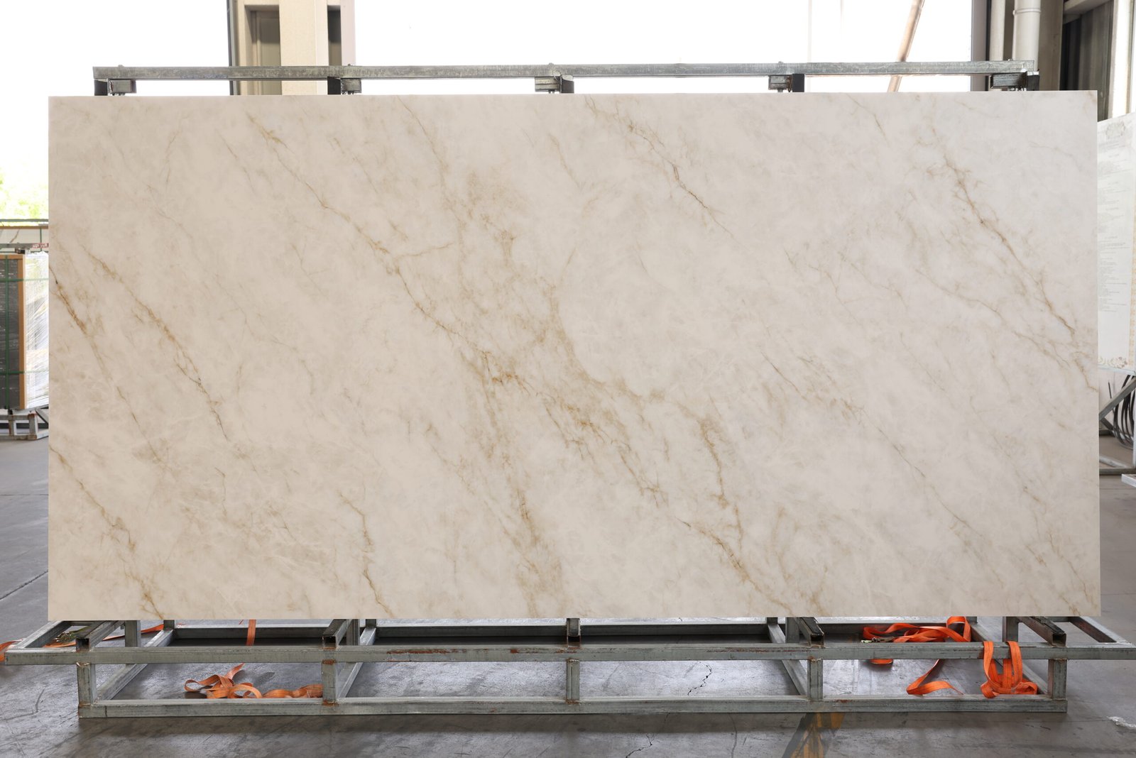 Carrara Gold Keramiek Bij Natuursteen Slab