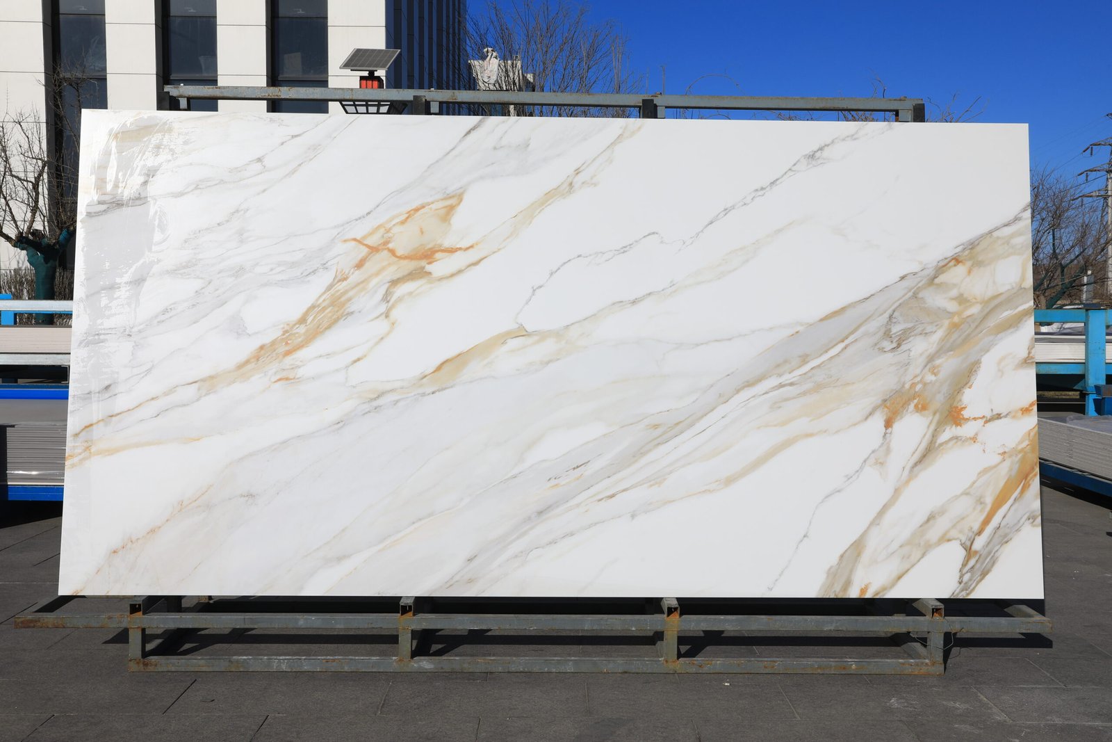 Klitkin Keramiek Bij Natuursteen Slab